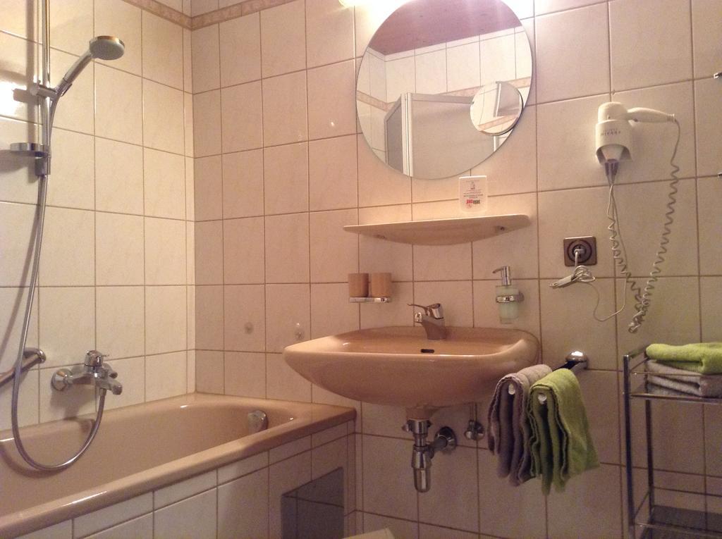 Hotel Garni Almhof Seefeld w Tirolu Zewnętrze zdjęcie